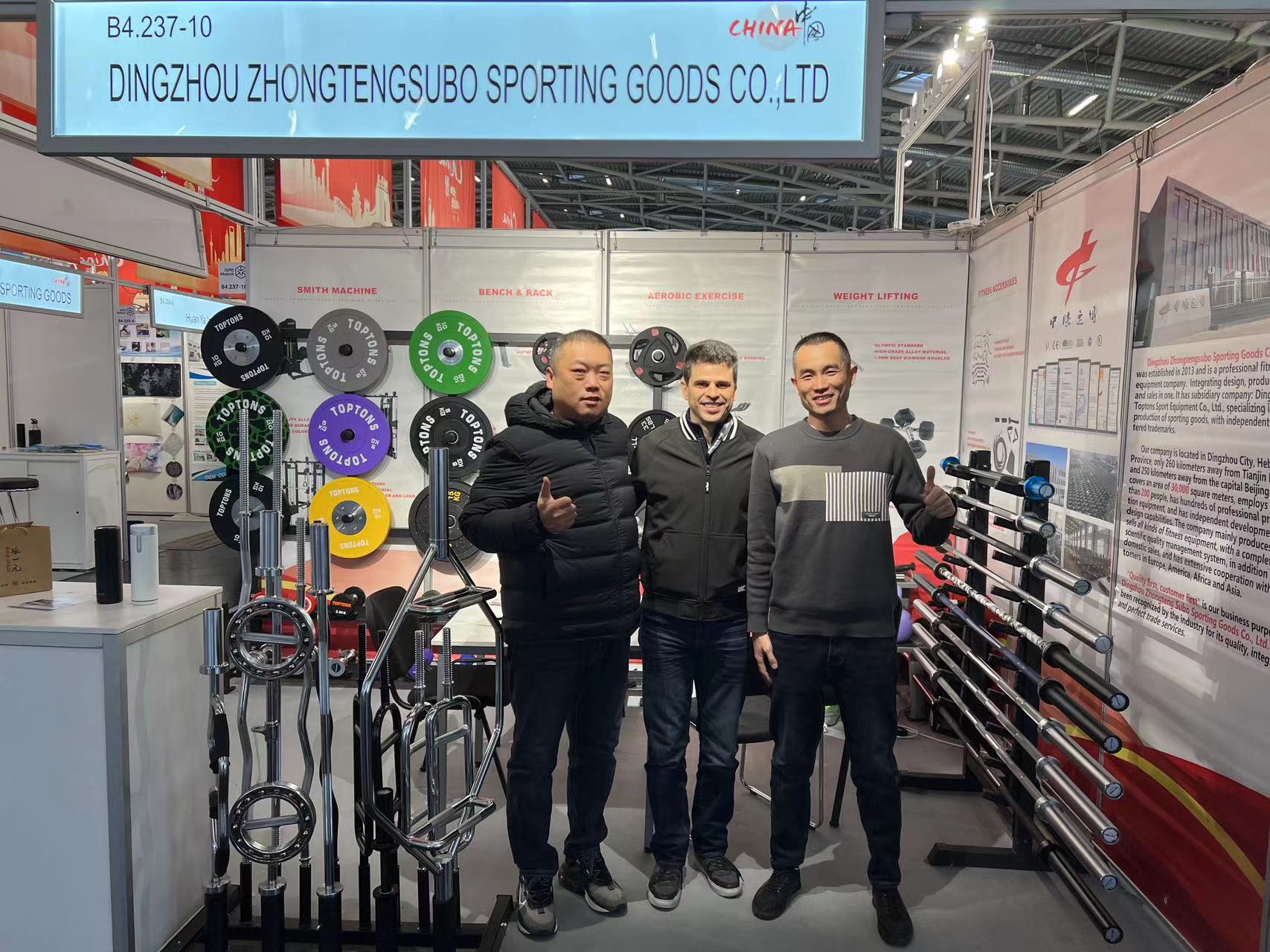 TOPTONS representatives with an international buyer